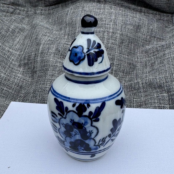 Vintage Blue Delft Hand Painted Jar - Picture 2 of 6